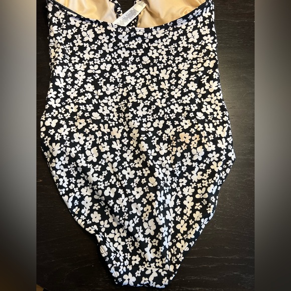 Joe Fresh Women’s One Piece Bathing Suit - Picture 4 of 7